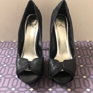 It’s Ok Black heels w/ glitter details